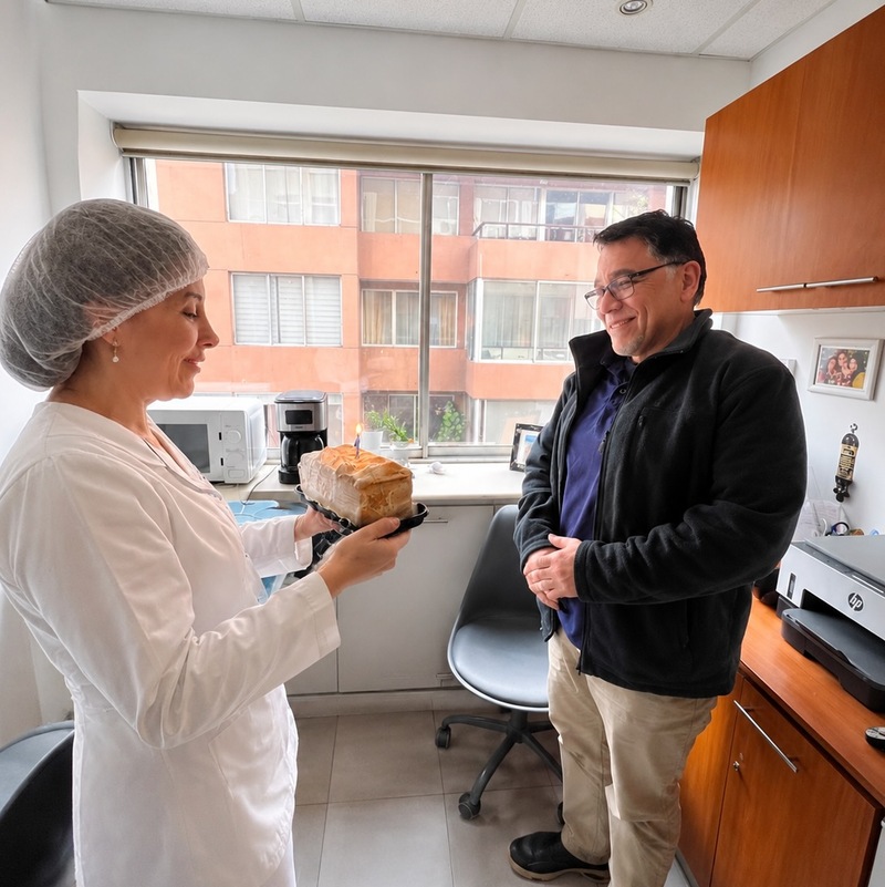 Dra. Maritza Larenas (Implantología y Periodoncia)y Dr. Cristián Díaz